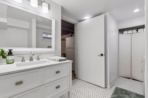 1814 Mcknight Road N, Maplewood, MN 55109