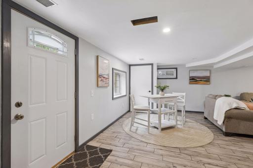 1814 Mcknight Road N, Maplewood, MN 55109