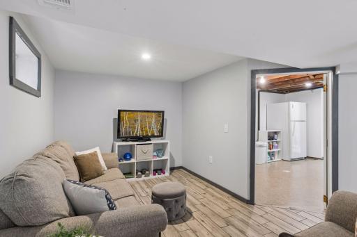 1814 Mcknight Road N, Maplewood, MN 55109