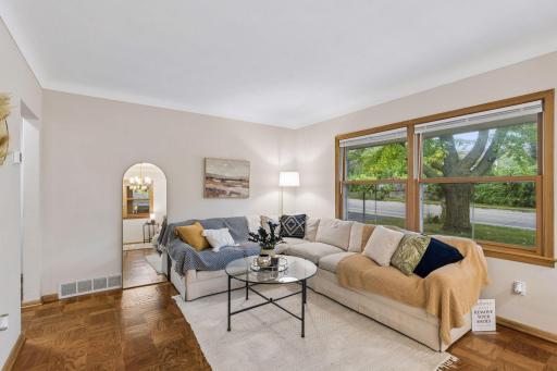 1814 Mcknight Road N, Maplewood, MN 55109