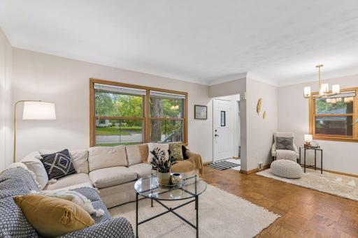 1814 Mcknight Road N, Maplewood, MN 55109