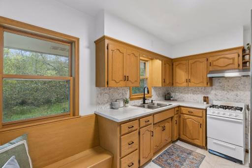 1814 Mcknight Road N, Maplewood, MN 55109