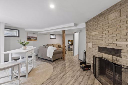 1814 Mcknight Road N, Maplewood, MN 55109
