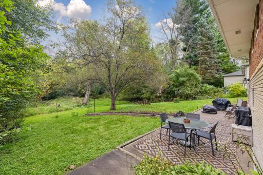 1814 Mcknight Road N, Maplewood, MN 55109