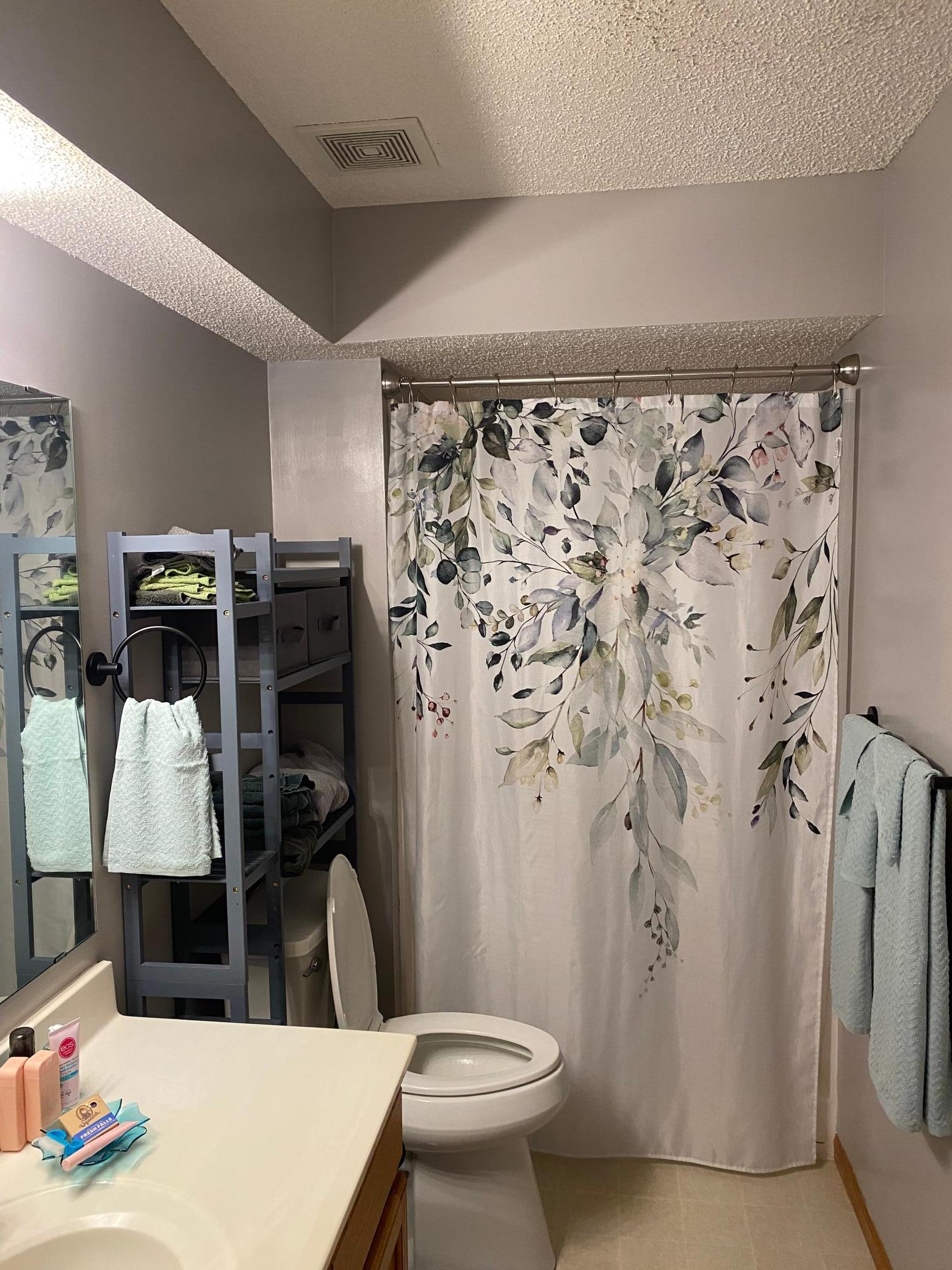 Bathroom 1 .jpeg
