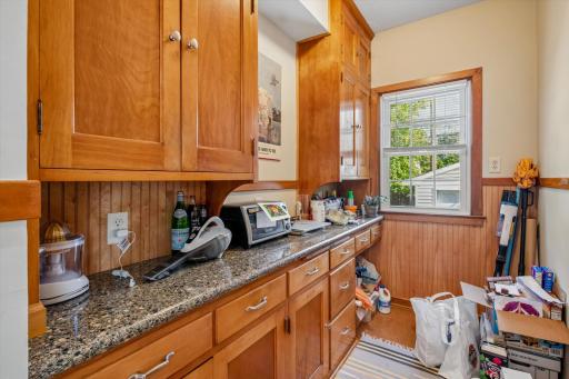 4331 Chowen Avenue S, Minneapolis, MN 55410