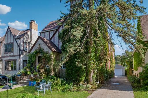 4331 Chowen Avenue S, Minneapolis, MN 55410
