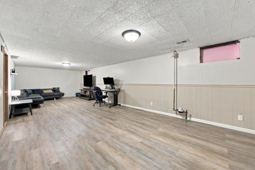 48 17th Avenue N, Fargo, ND 58102