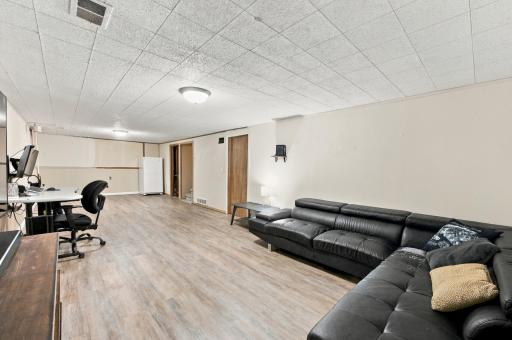 48 17th Avenue N, Fargo, ND 58102