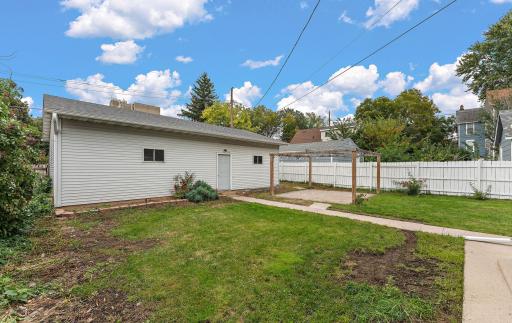 601 Sims Avenue, Saint Paul, MN 55130