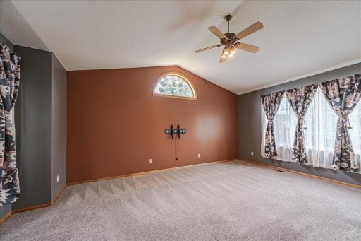 18580 Explorer Court, Farmington, MN 55024