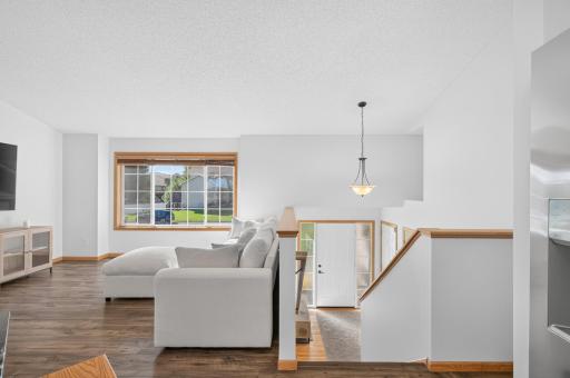 911 Cobblestone Lane, Belle Plaine, MN 56011