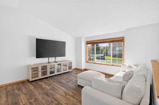 911 Cobblestone Lane, Belle Plaine, MN 56011