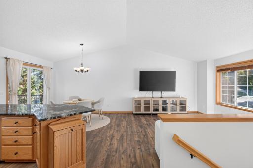 911 Cobblestone Lane, Belle Plaine, MN 56011