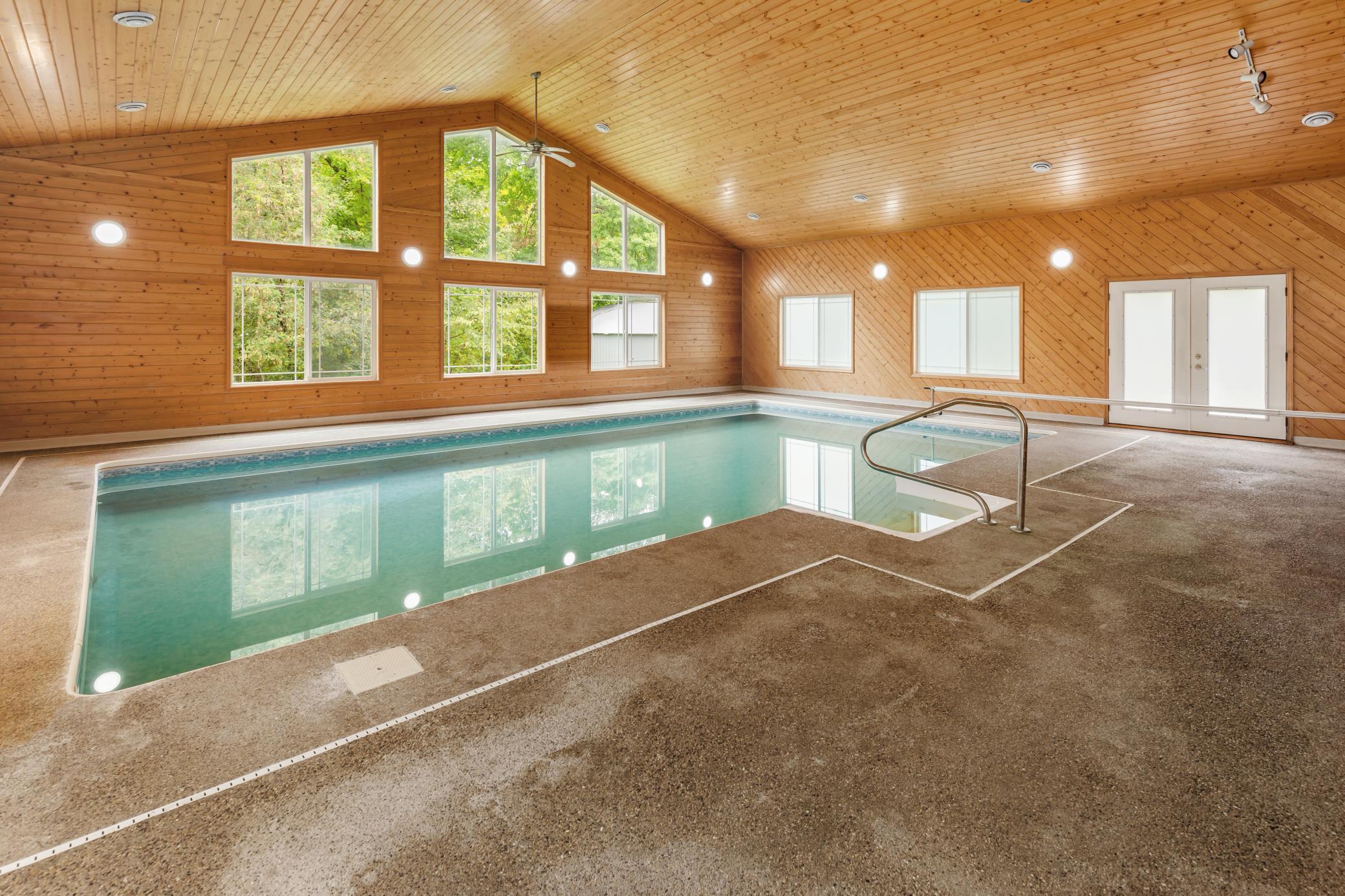 Pool.jpg