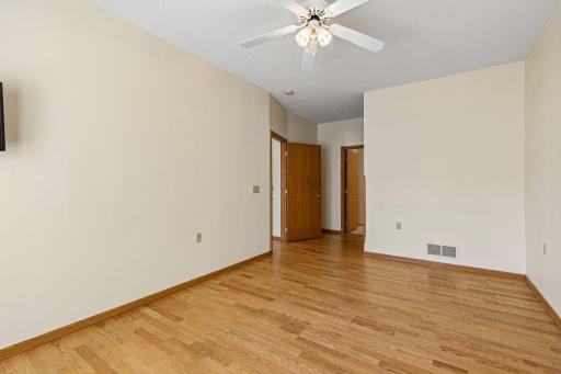 6936 Inverness Court, 23, Inver Grove Heights, MN 55077