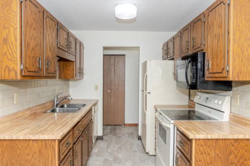 341 Prairiewood Circle S, 207, Fargo, ND 58103