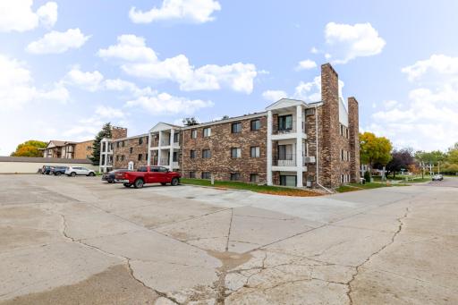 341 Prairiewood Circle S, 207, Fargo, ND 58103
