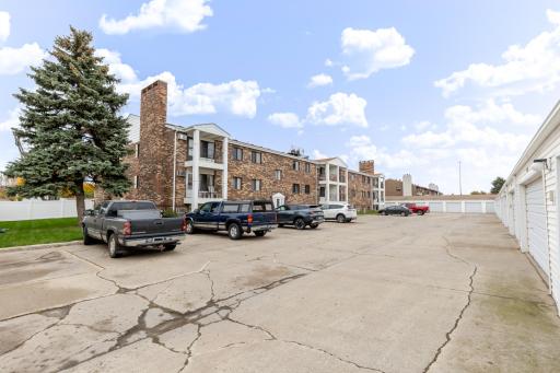 341 Prairiewood Circle S, 207, Fargo, ND 58103