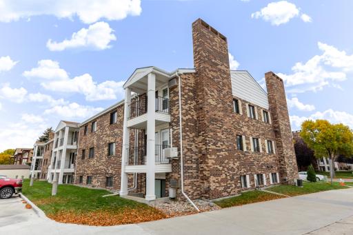 341 Prairiewood Circle S, 207, Fargo, ND 58103