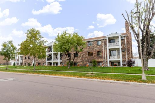 341 Prairiewood Circle S, 207, Fargo, ND 58103