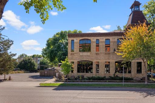 498 Selby Avenue, Saint Paul, MN 55102