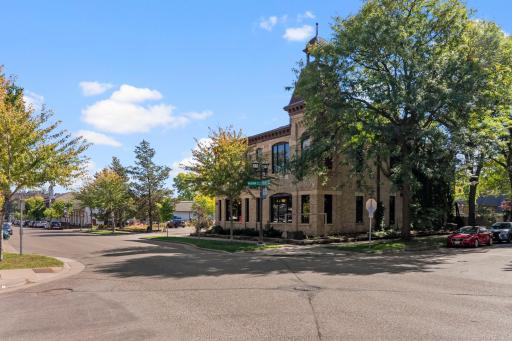 498 Selby Avenue, Saint Paul, MN 55102