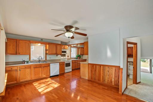 7918 Stillwater Boulevard N, Oakdale, MN 55128