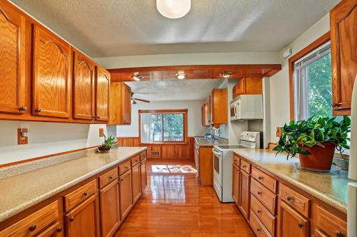 7918 Stillwater Boulevard N, Oakdale, MN 55128