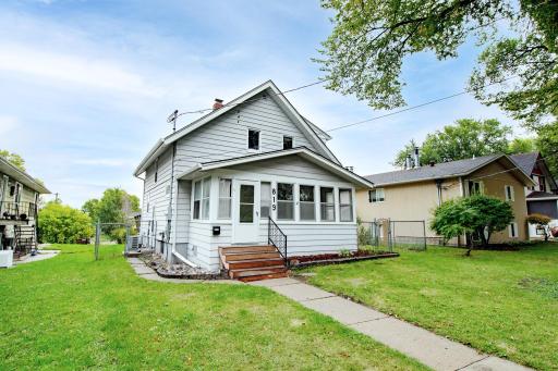 819 1st Street N, Fargo, ND 58102