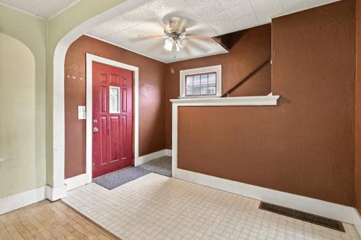 819 1st Street N, Fargo, ND 58102