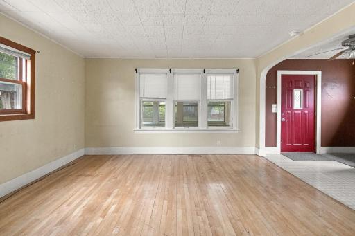 819 1st Street N, Fargo, ND 58102