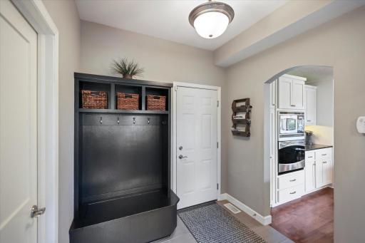 10520 Pinnacle Way, Woodbury, MN 55129