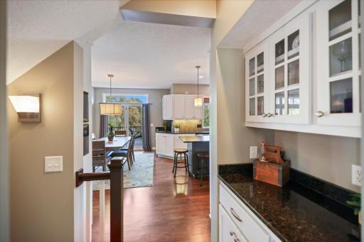 10520 Pinnacle Way, Woodbury, MN 55129