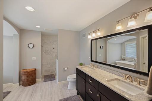 10520 Pinnacle Way, Woodbury, MN 55129