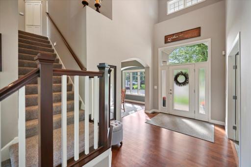 10520 Pinnacle Way, Woodbury, MN 55129