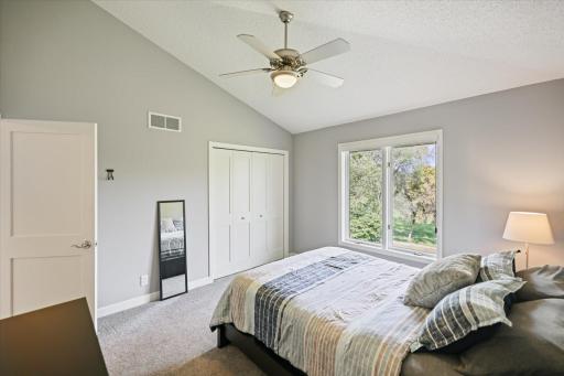 10520 Pinnacle Way, Woodbury, MN 55129