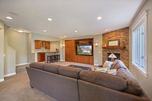 10520 Pinnacle Way, Woodbury, MN 55129