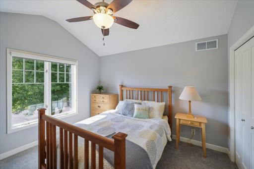 10520 Pinnacle Way, Woodbury, MN 55129
