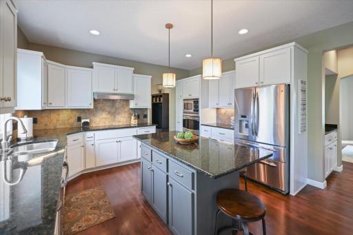 10520 Pinnacle Way, Woodbury, MN 55129