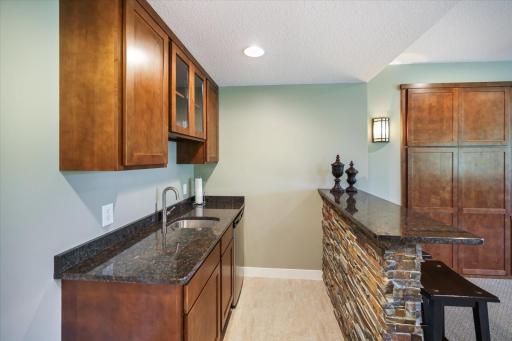 10520 Pinnacle Way, Woodbury, MN 55129