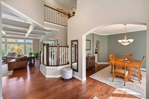 10520 Pinnacle Way, Woodbury, MN 55129