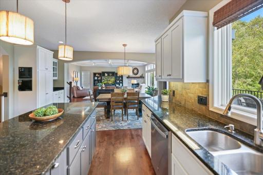 10520 Pinnacle Way, Woodbury, MN 55129