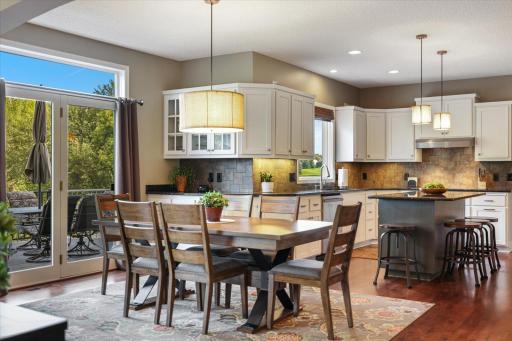 10520 Pinnacle Way, Woodbury, MN 55129