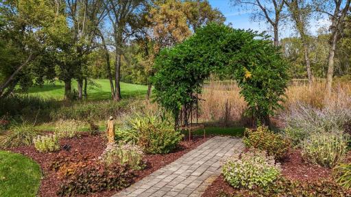 10520 Pinnacle Way, Woodbury, MN 55129