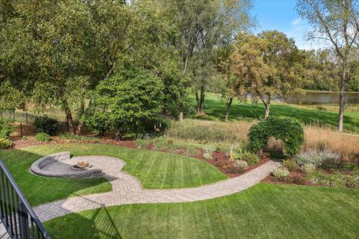 10520 Pinnacle Way, Woodbury, MN 55129