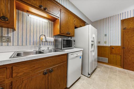 5421 Xylon Avenue N, New Hope, MN 55428