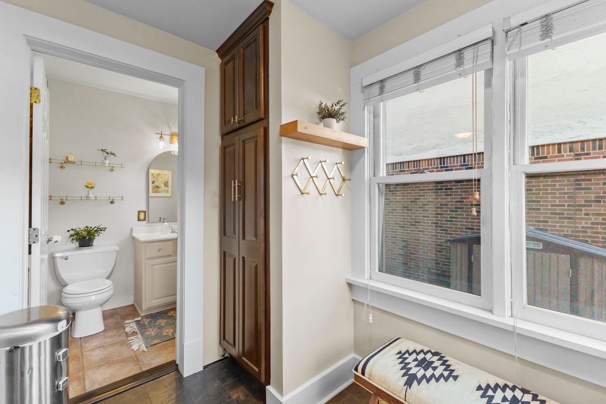 Back mud room with closet