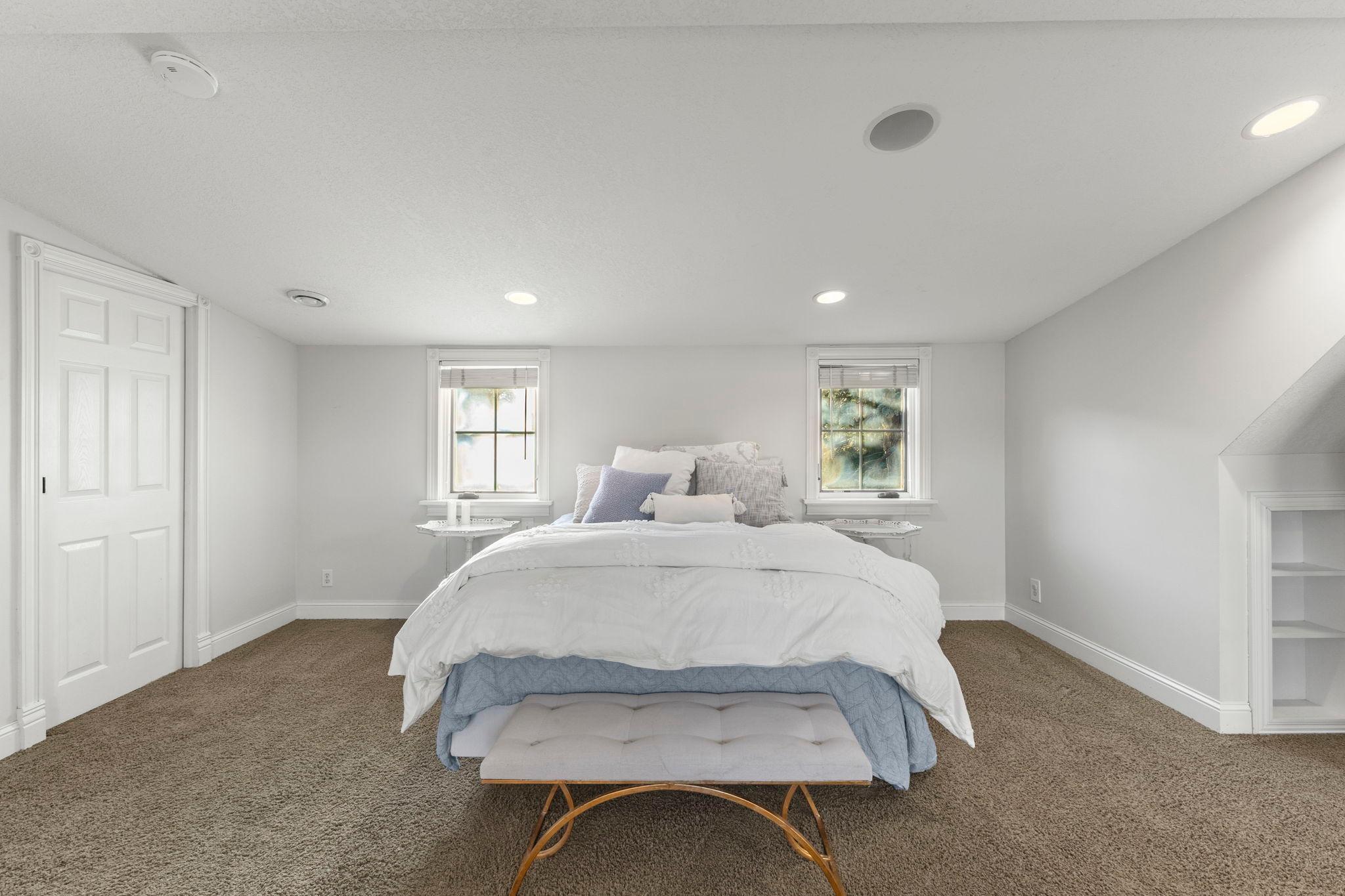 16 x 16 primary suite