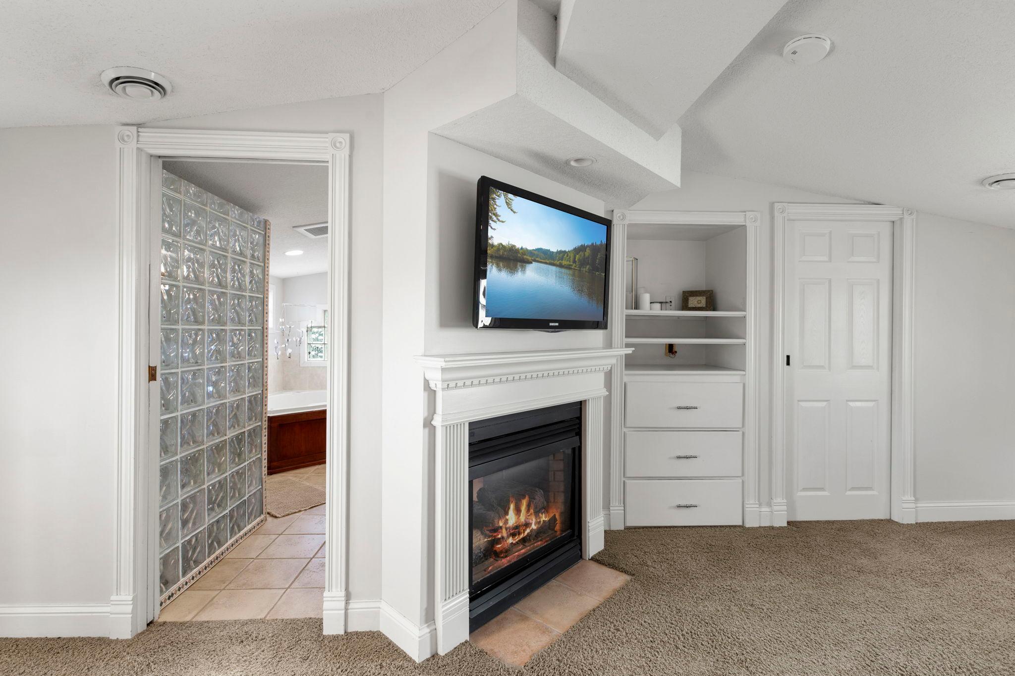 Primary suite leading to private bath